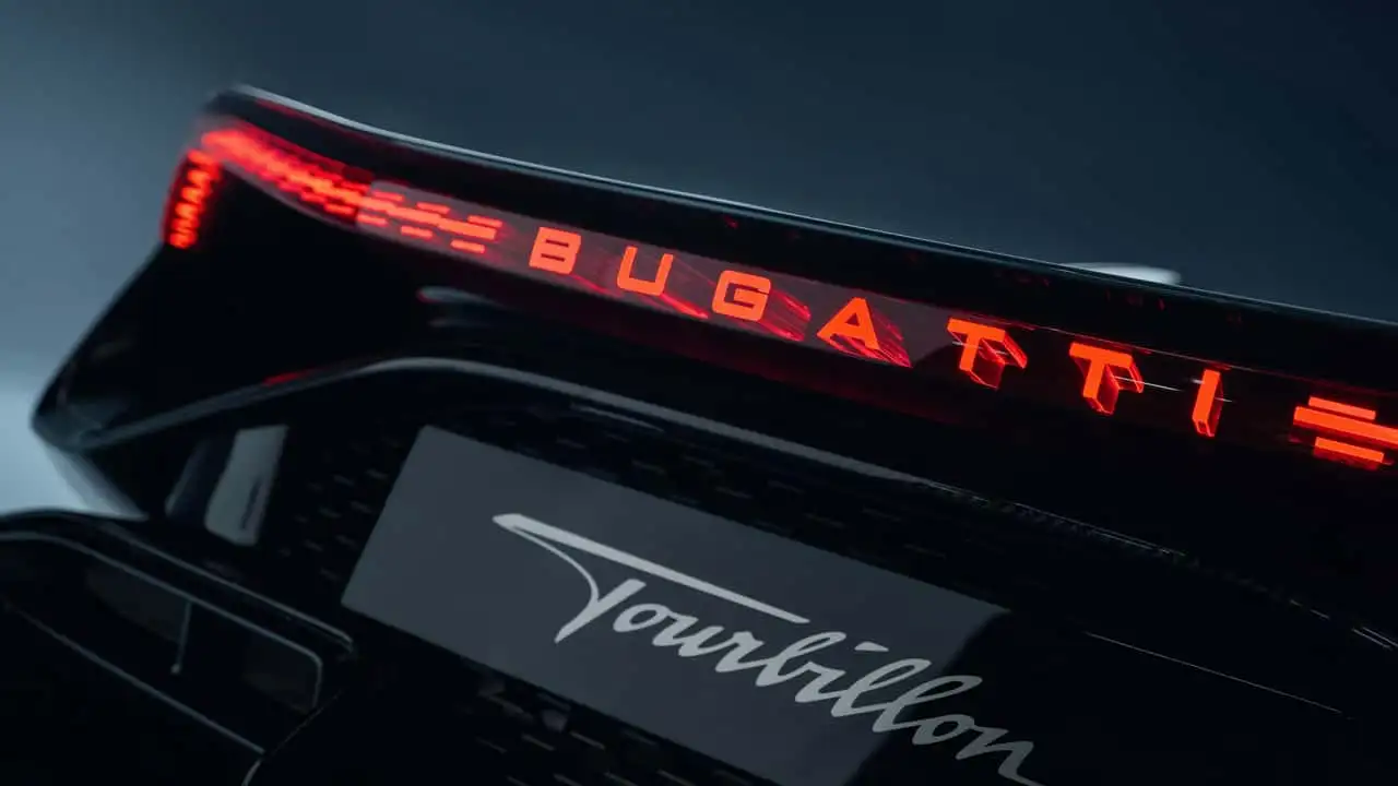 Потужний двигун V16 нового Bugatti Tourbillon
