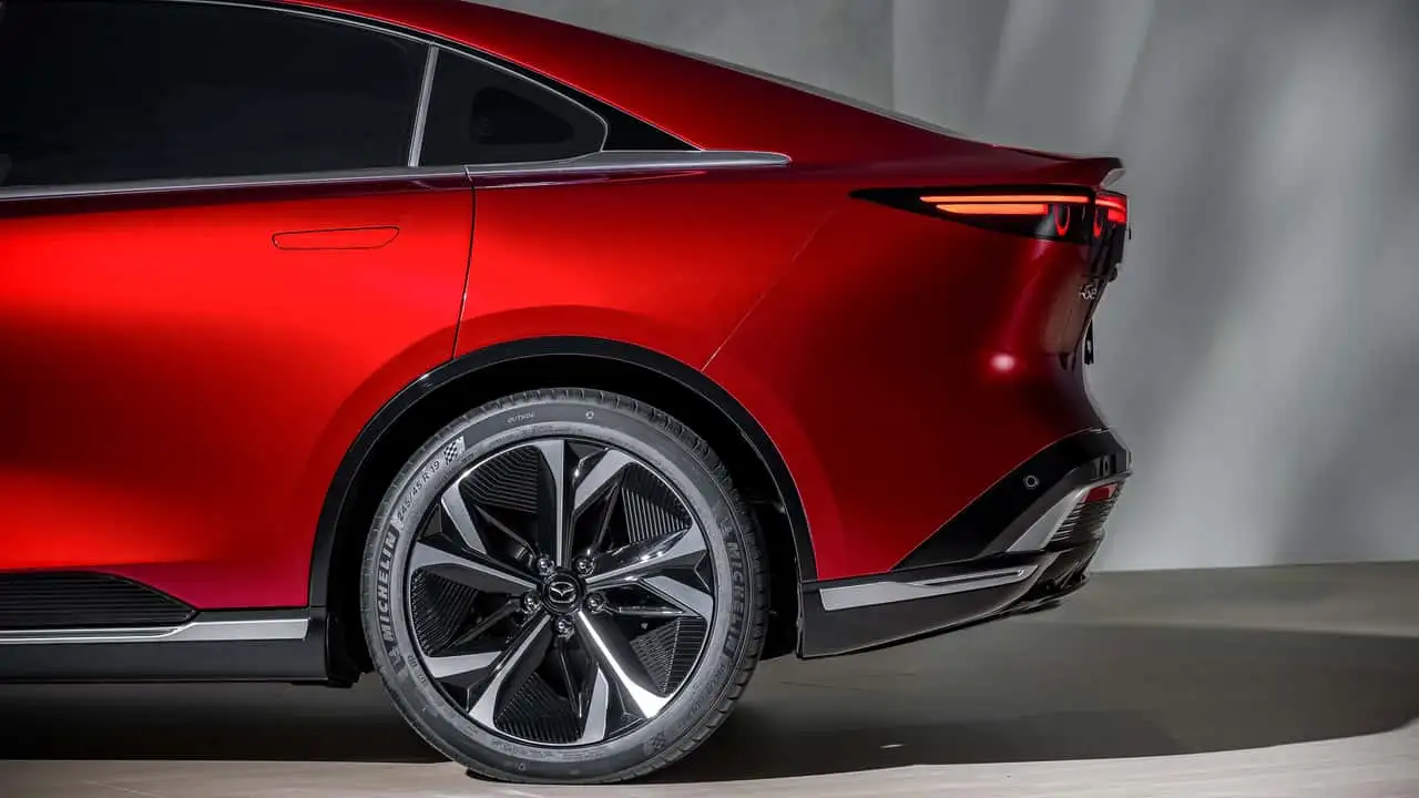 Кермо Mazda 6e