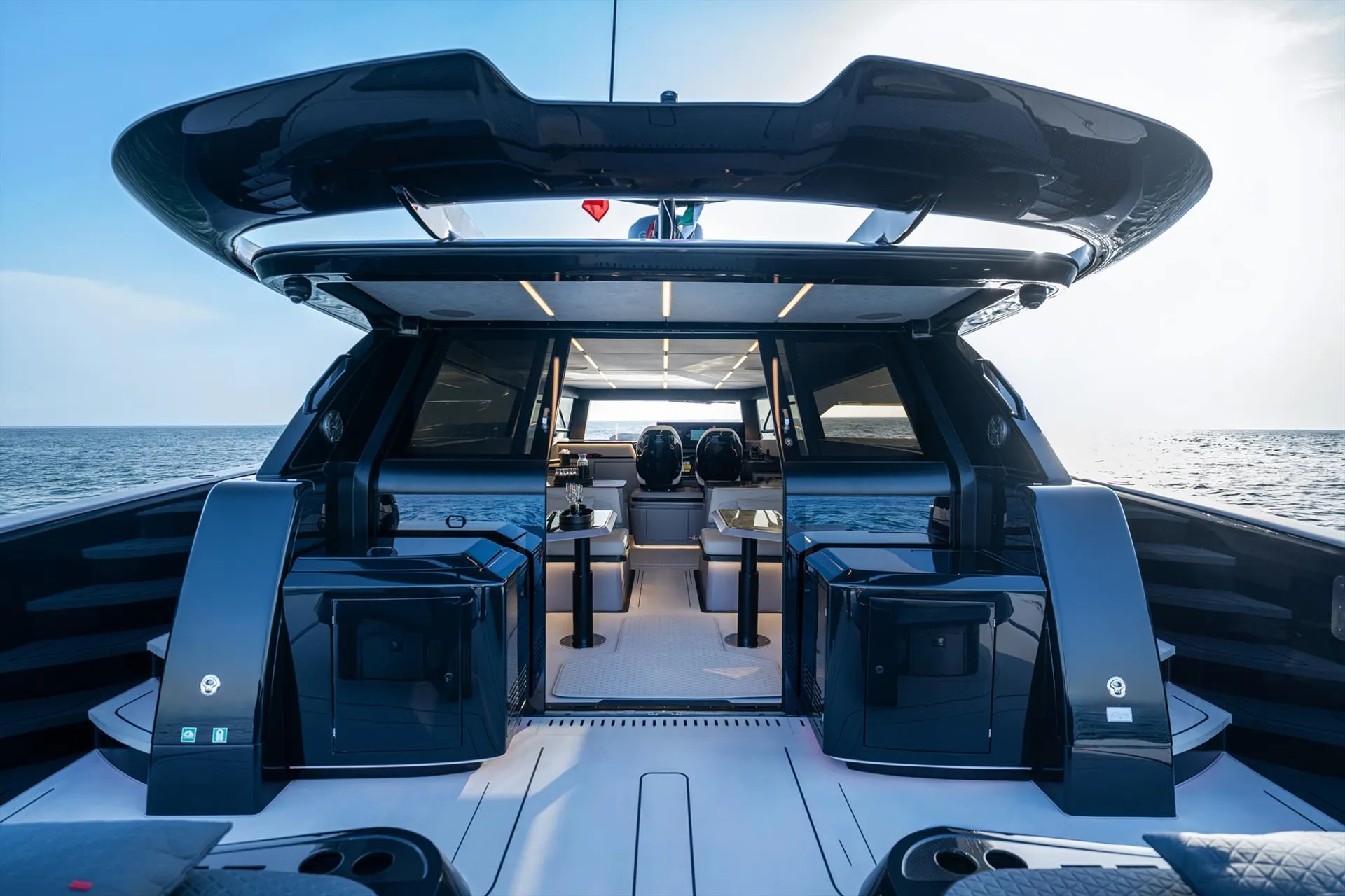 Дизайн інтер'єру Brabus Ultima 55