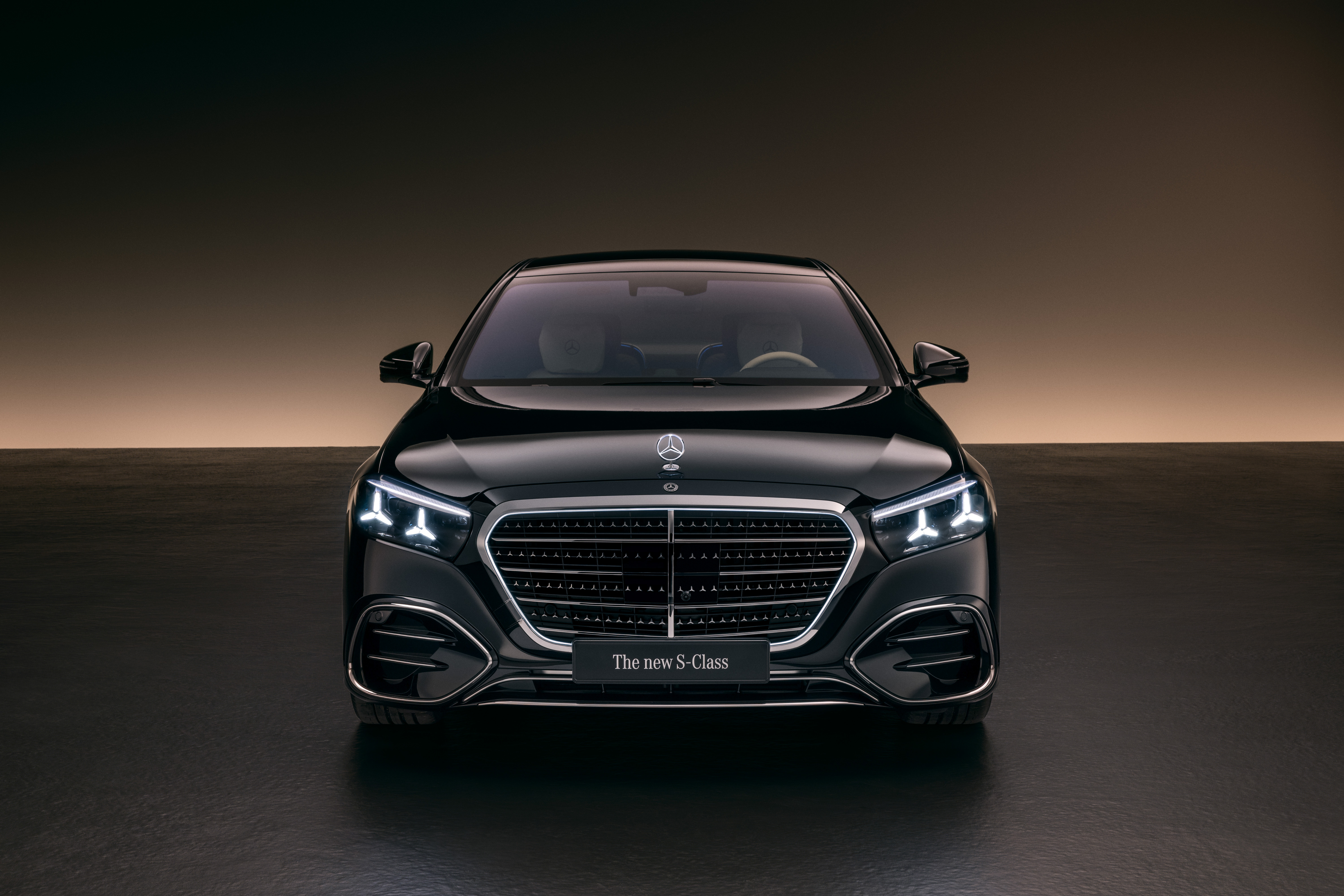 Плагин-гибрид S 580 e с электрическим запасом хода свыше 100 км