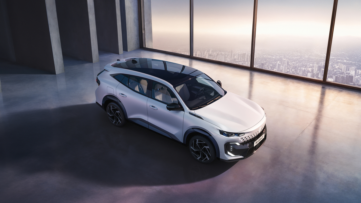 Renault Filante вигляд збоку