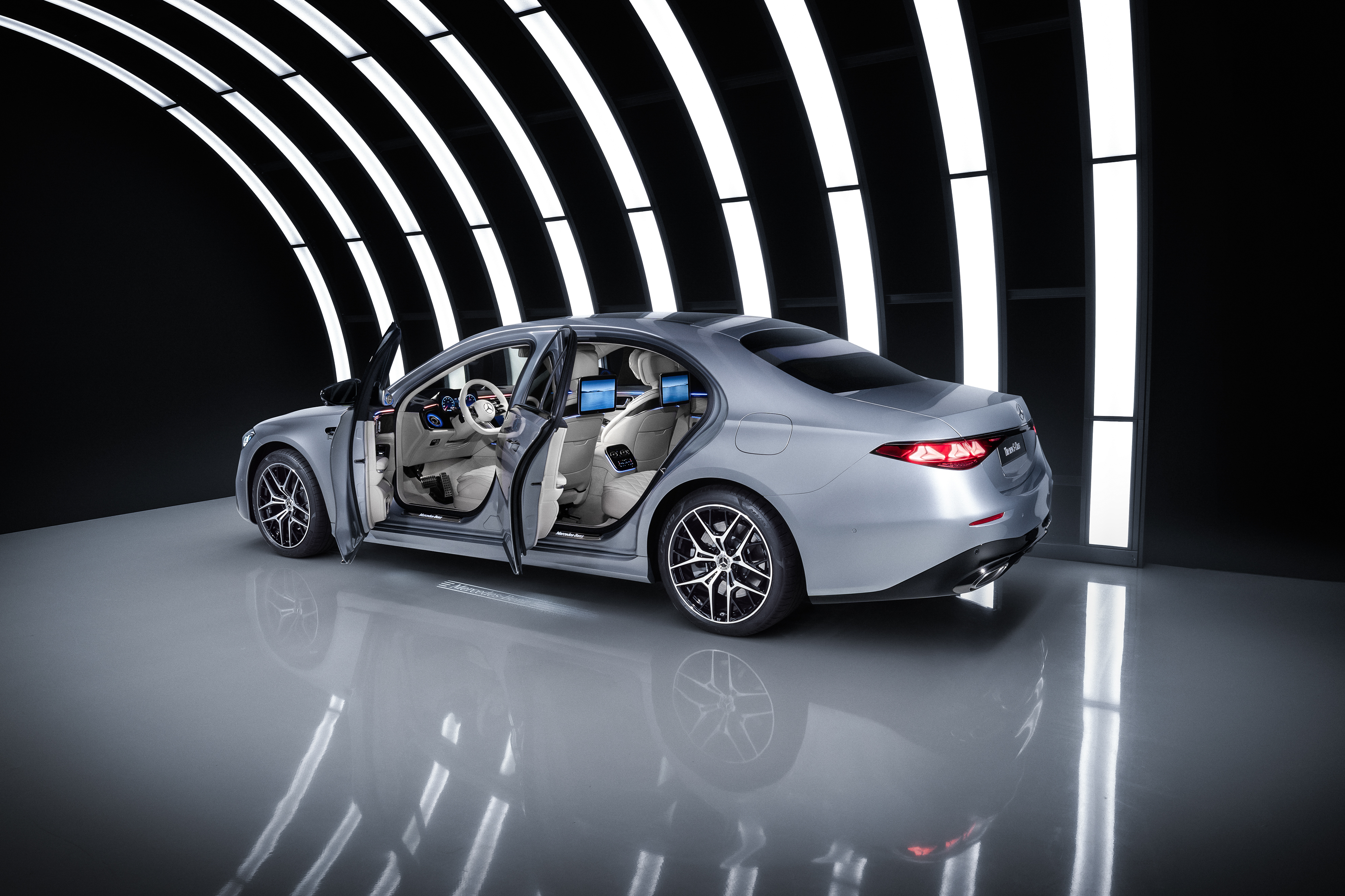 Задние фонари Mercedes-Benz S-Class 2026