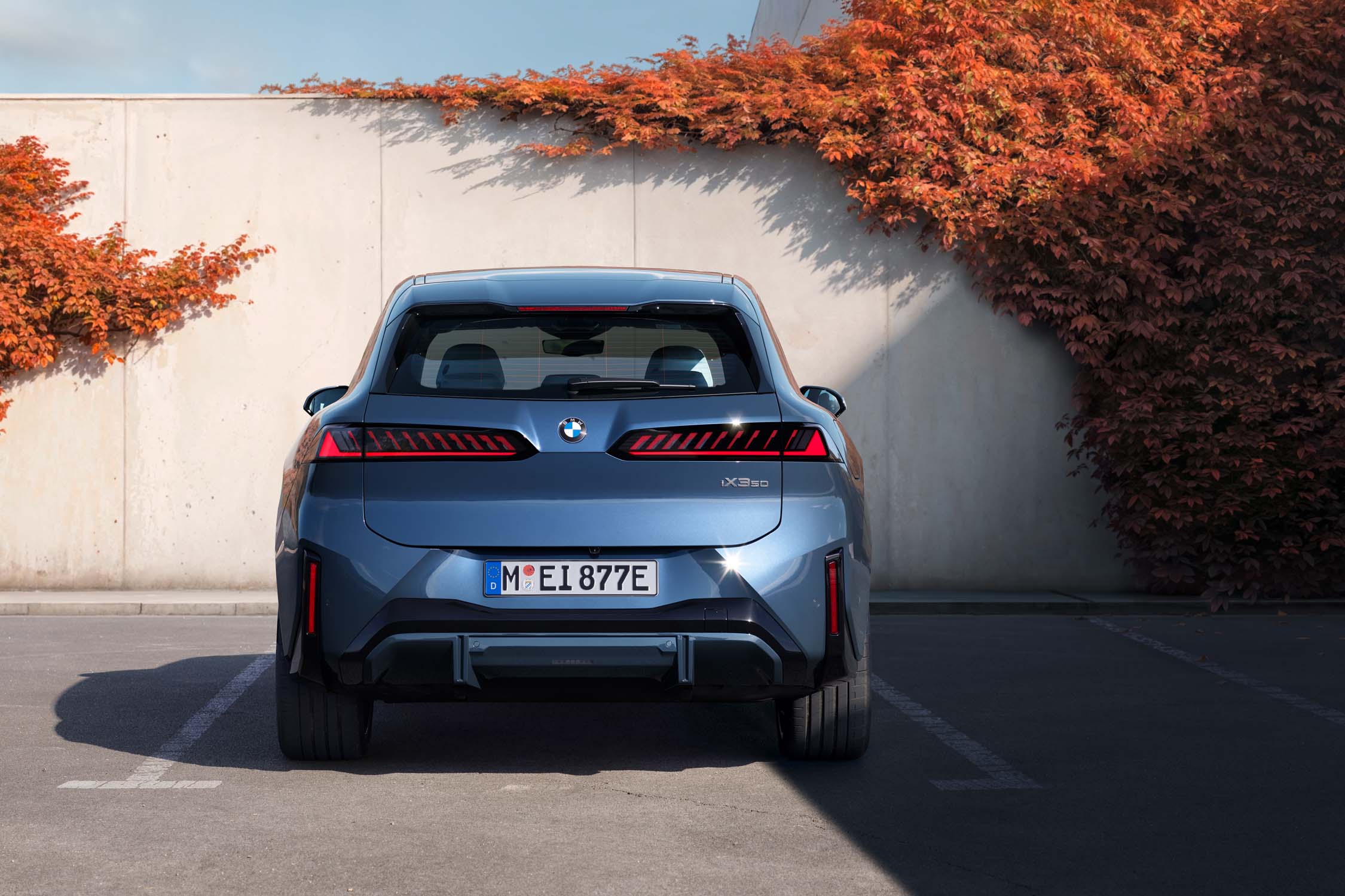 Ходовые огни BMW iX3 Long-Wheelbase
