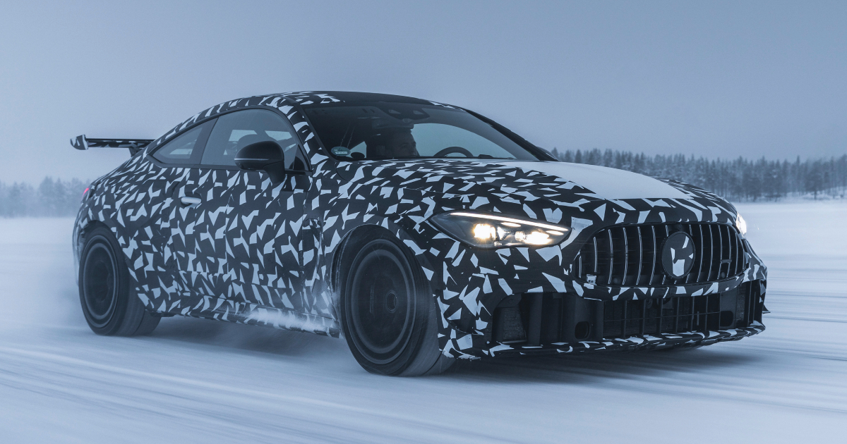 Mercedes-Benz купе під час зимових випробувань