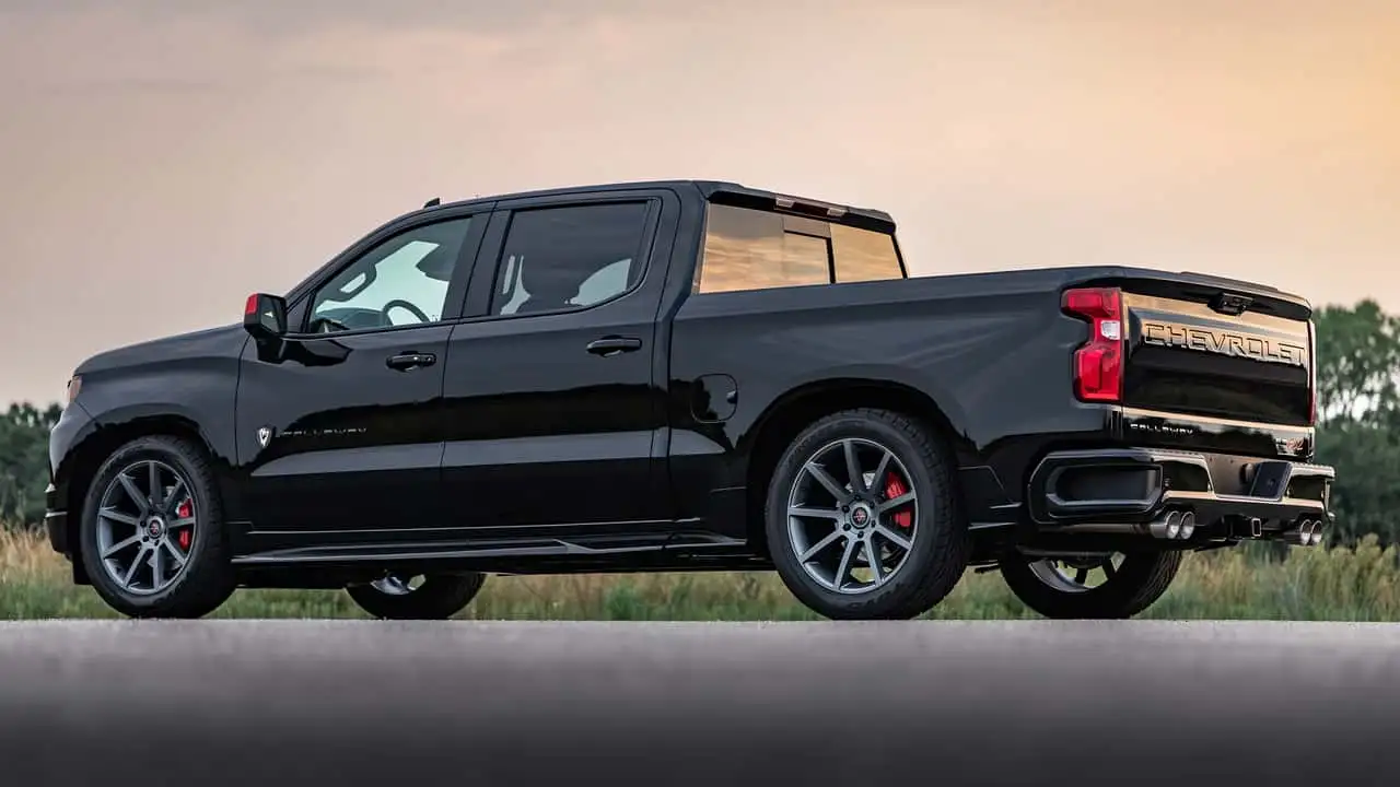 Вигляд ззаду та збоку Chevrolet Silverado 1500 Launch Edition
