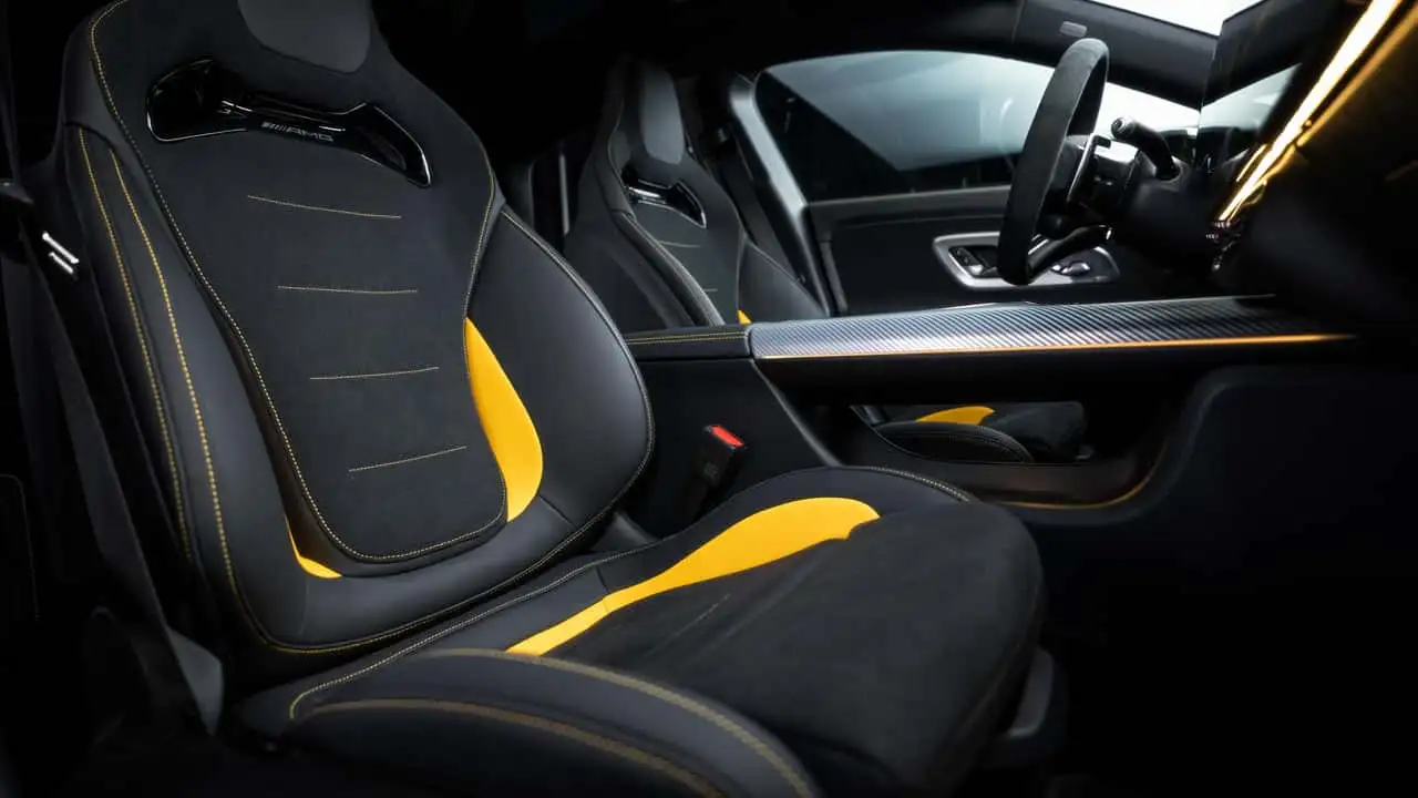 Салон Mercedes-AMG CLA 45 - підсвітка салону