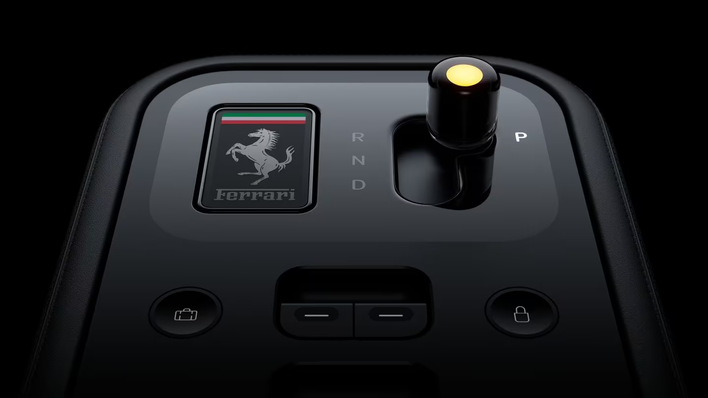 Ferrari Luce інтер'єр зображення 1