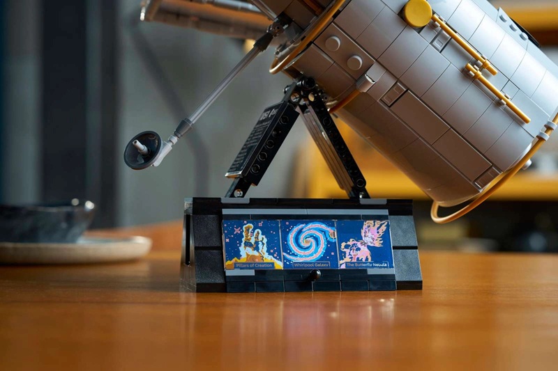 LEGO Hubble Telescope Image 4