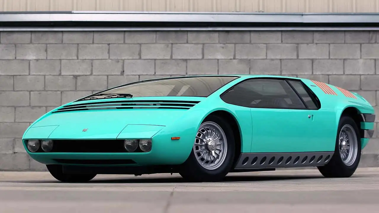 Bizzarrini Manta with signature design