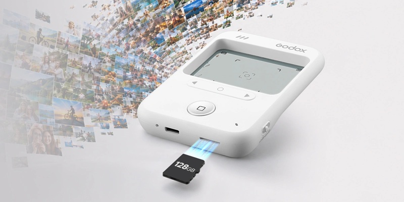 Le Godox C100 et son viseur transparent — les données s'affichent en superposition sans bloquer la vue.