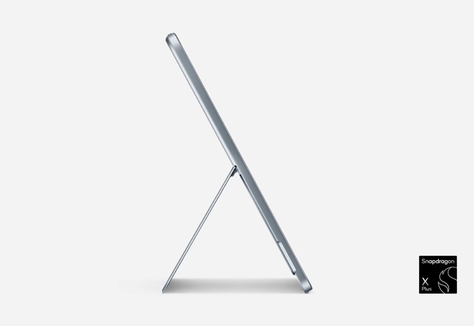 Surface Pro Snapdragon X Plus профіль справа