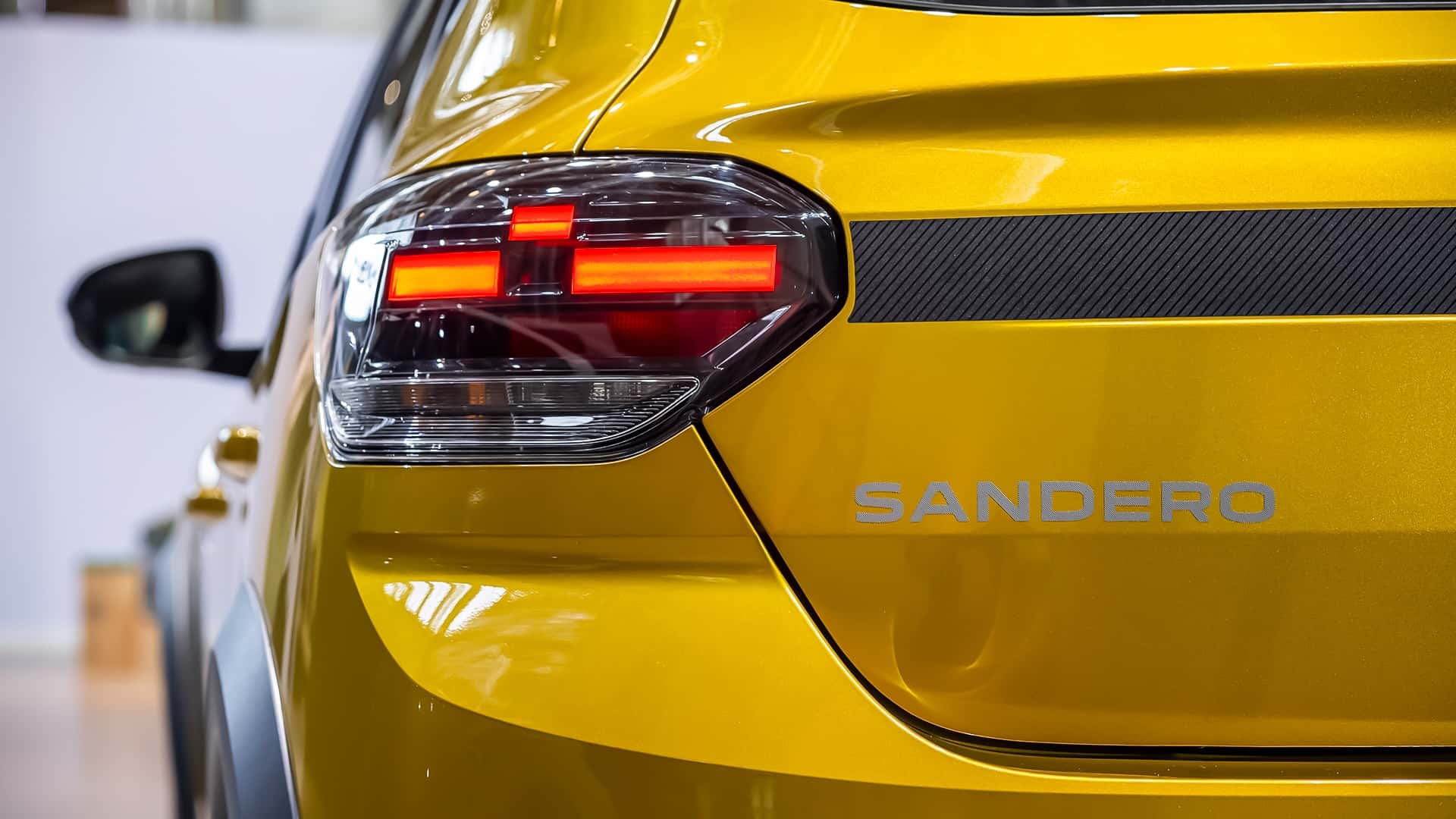 Dacia Sandero Stepway Hybrid 2026 деталі задньої частини