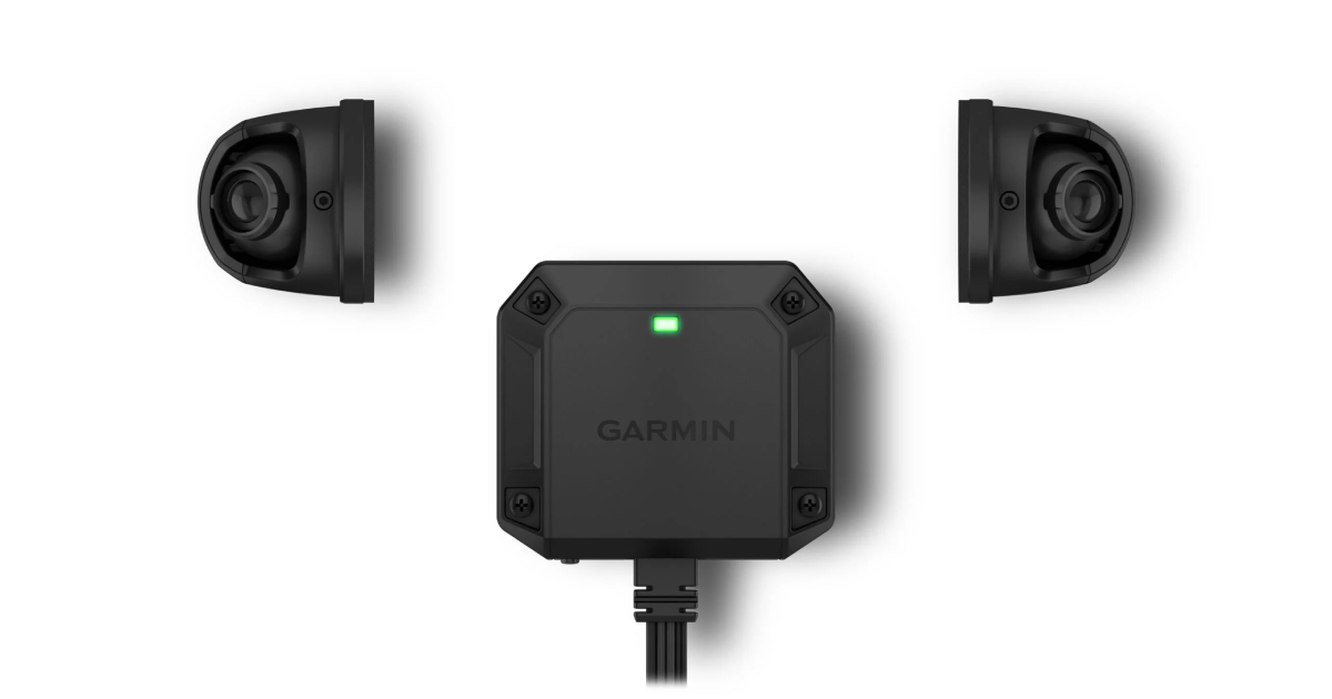 Packaging of dēzl DualView by Garmin