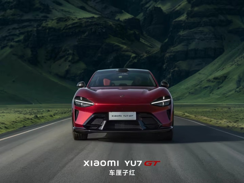 The Xiaomi YU7 GT: dual-motor all-wheel drive, ~990 hp, and a claimed 705 km range. Europe gets it in 2027.