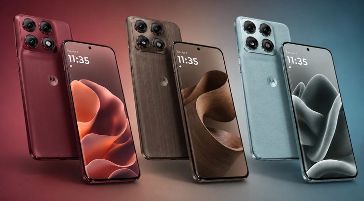 Le Motorola Edge 70 Pro+ est décliné en trois coloris Pantone : Chicory Coffee, Stormy Sea et Zinfandel.