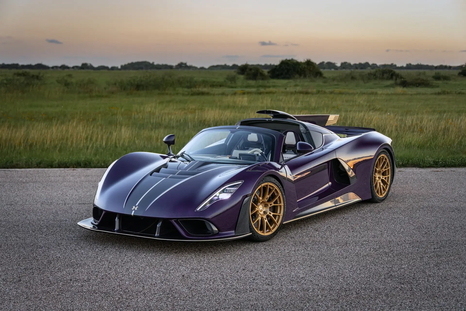 Venom F5-M Roadster передній вид
