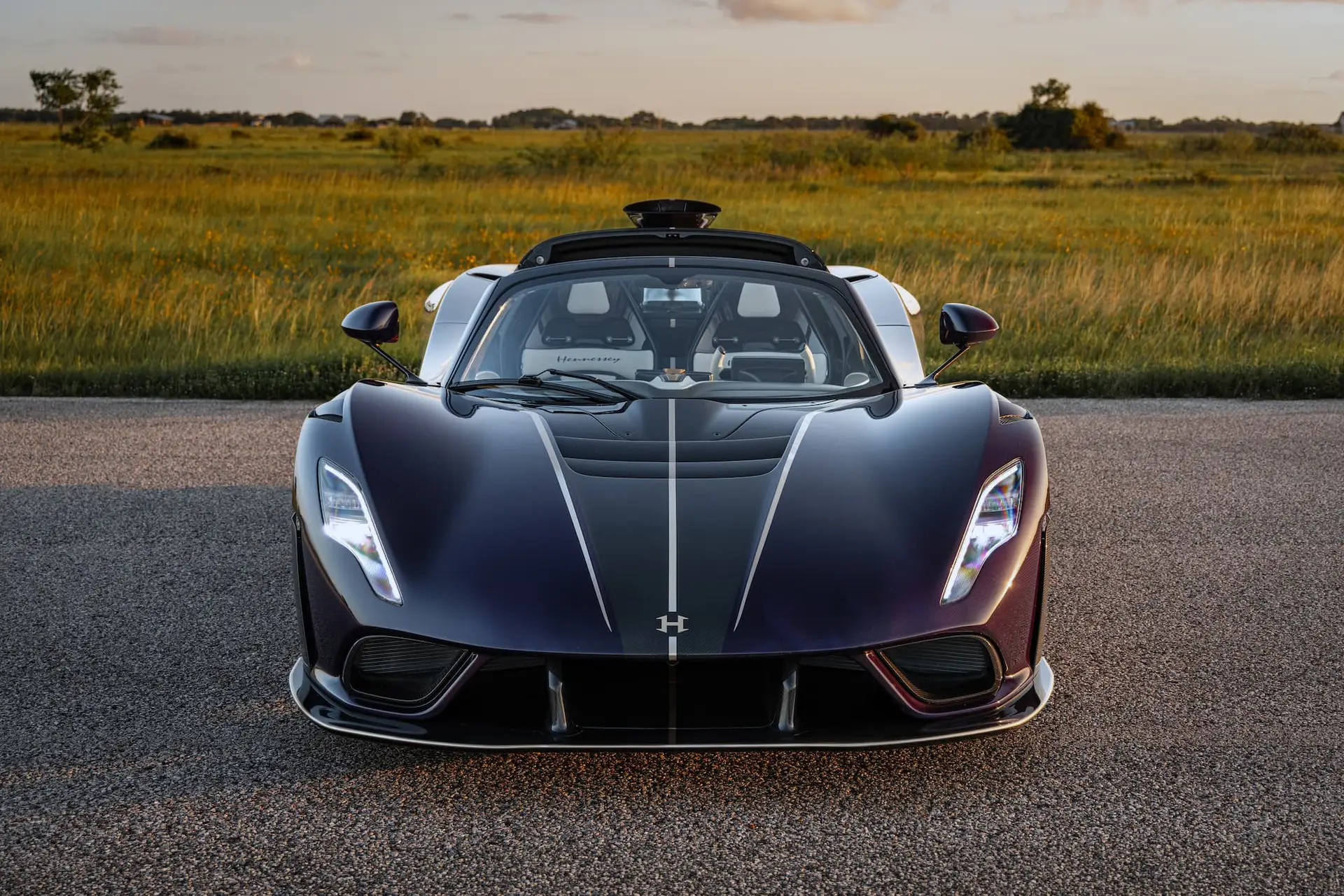 Venom F5-M Roadster вид збоку