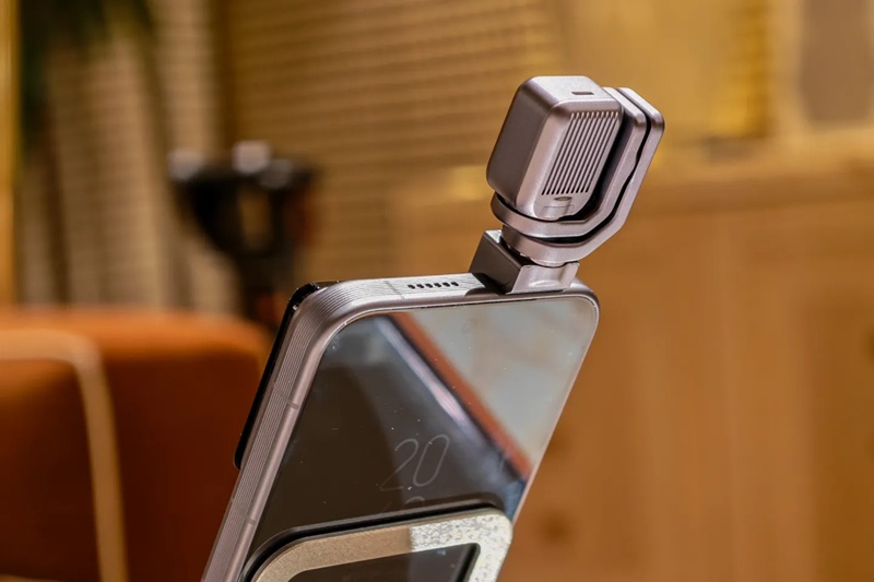 Уникальные функции Honor Robot Phone на CES 2026