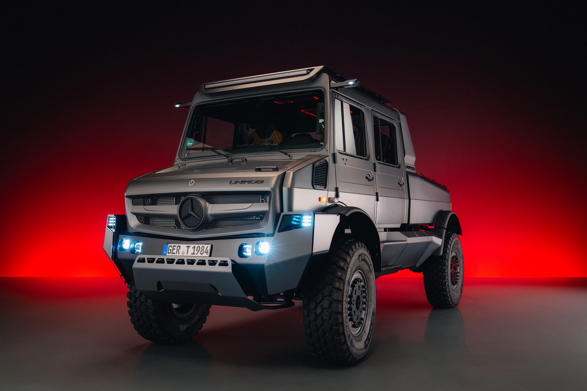 Unimog на дорозі