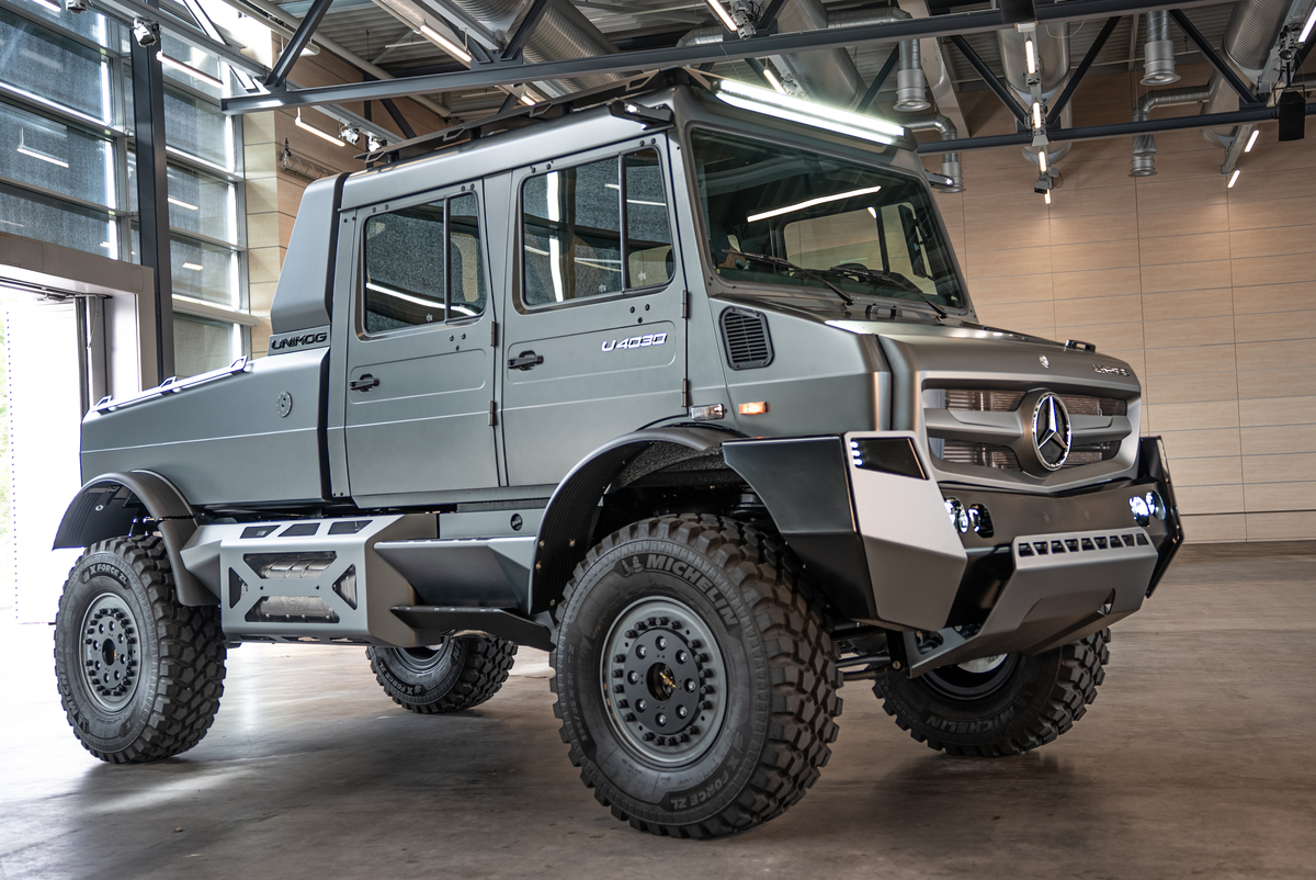 Вид збоку Unimog