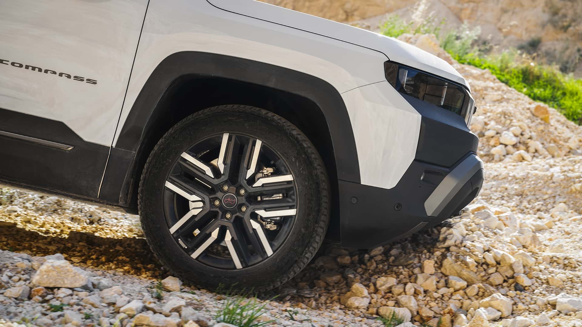Jeep Compass 4xe 2026 - море асфальту