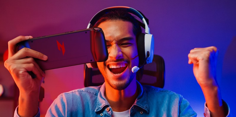 Acer Nitro Blaze Link — a streaming-only handheld designed as a companion to a gaming PC.