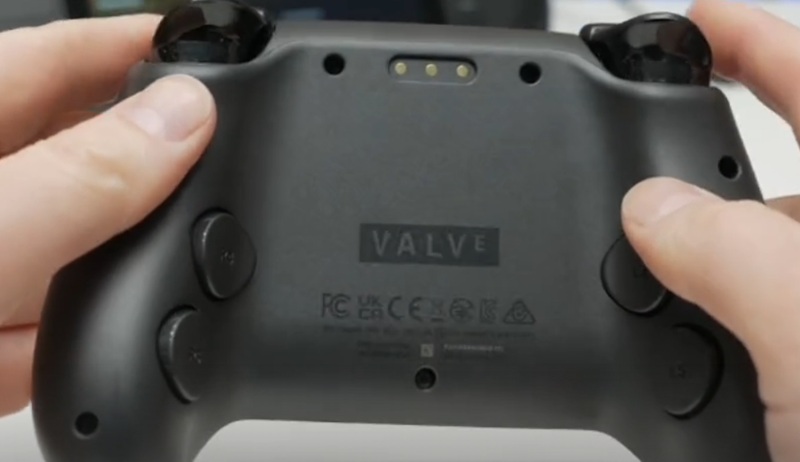 Фото контролера Steam Controller 2