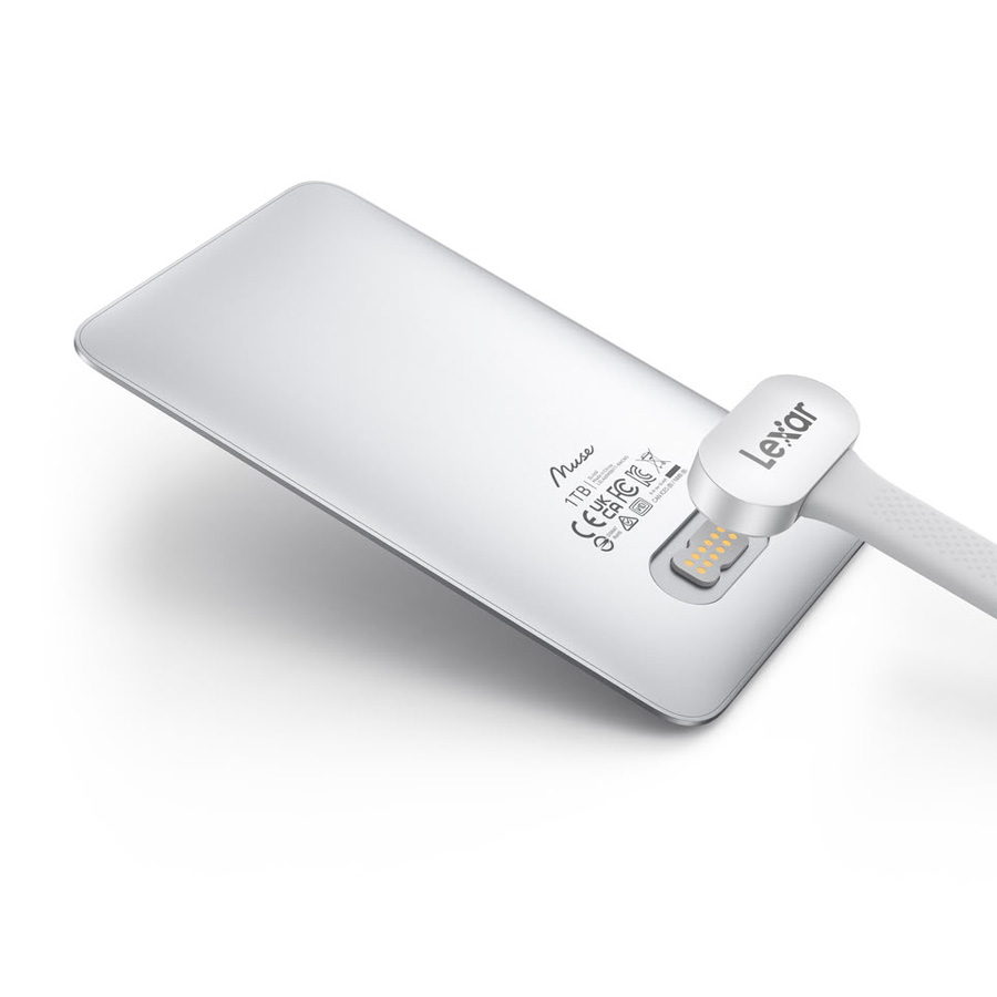 Тонкий формфактор Lexar Muse