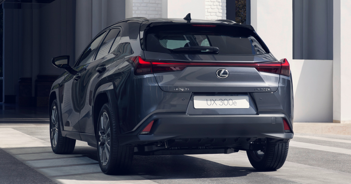 Lexus UX 300e інтер'єр