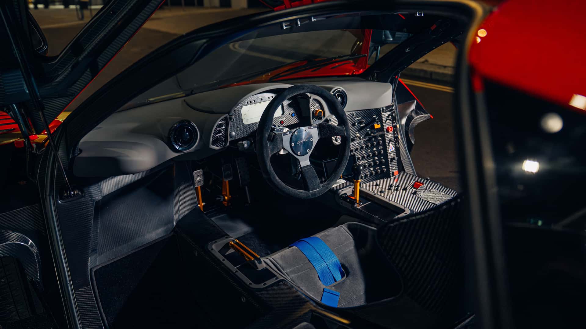 McLaren F1 GTR 1996 технические характеристики