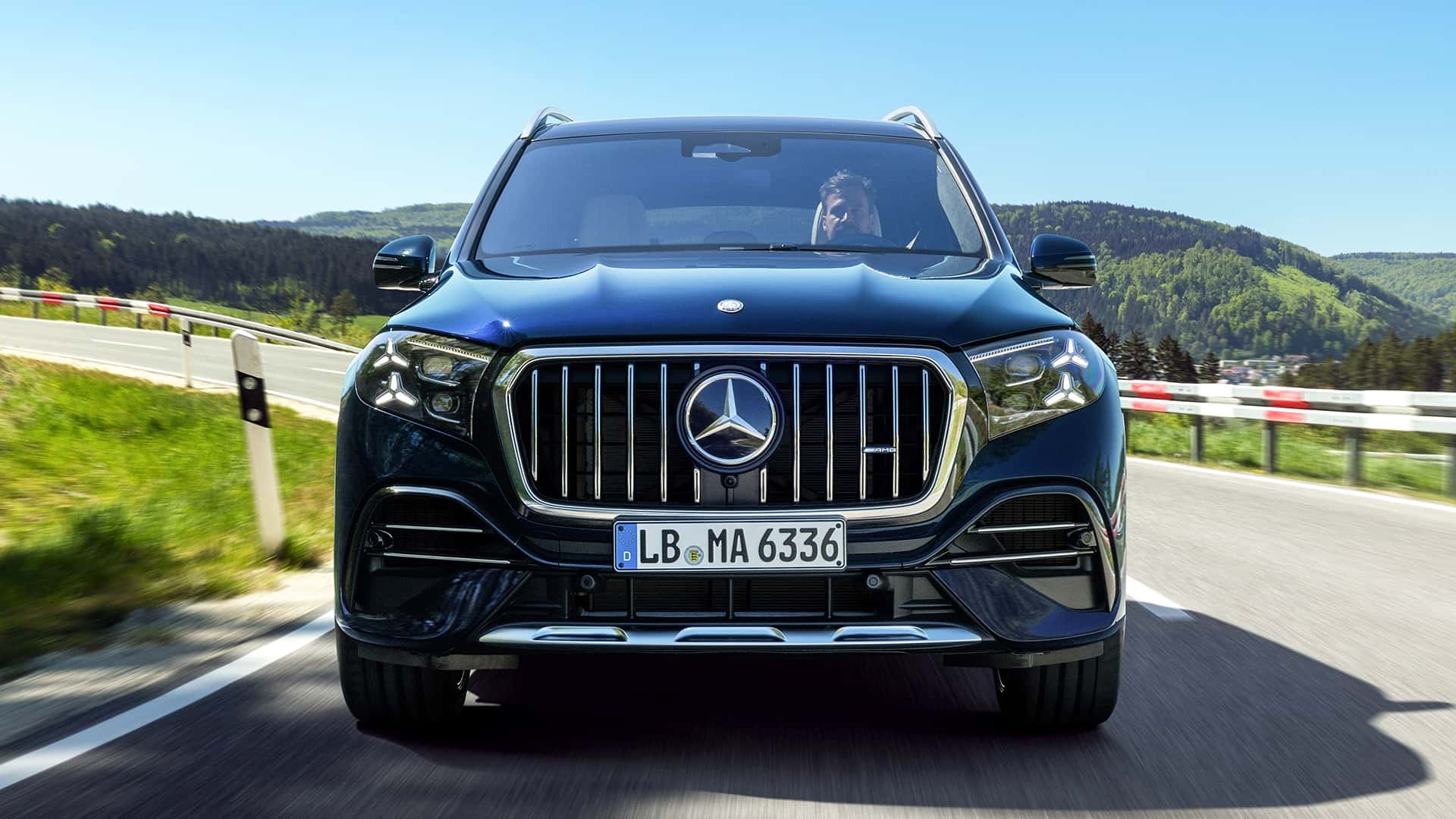 Лінія капота Mercedes-AMG GLS 63 4Matic+ 2026