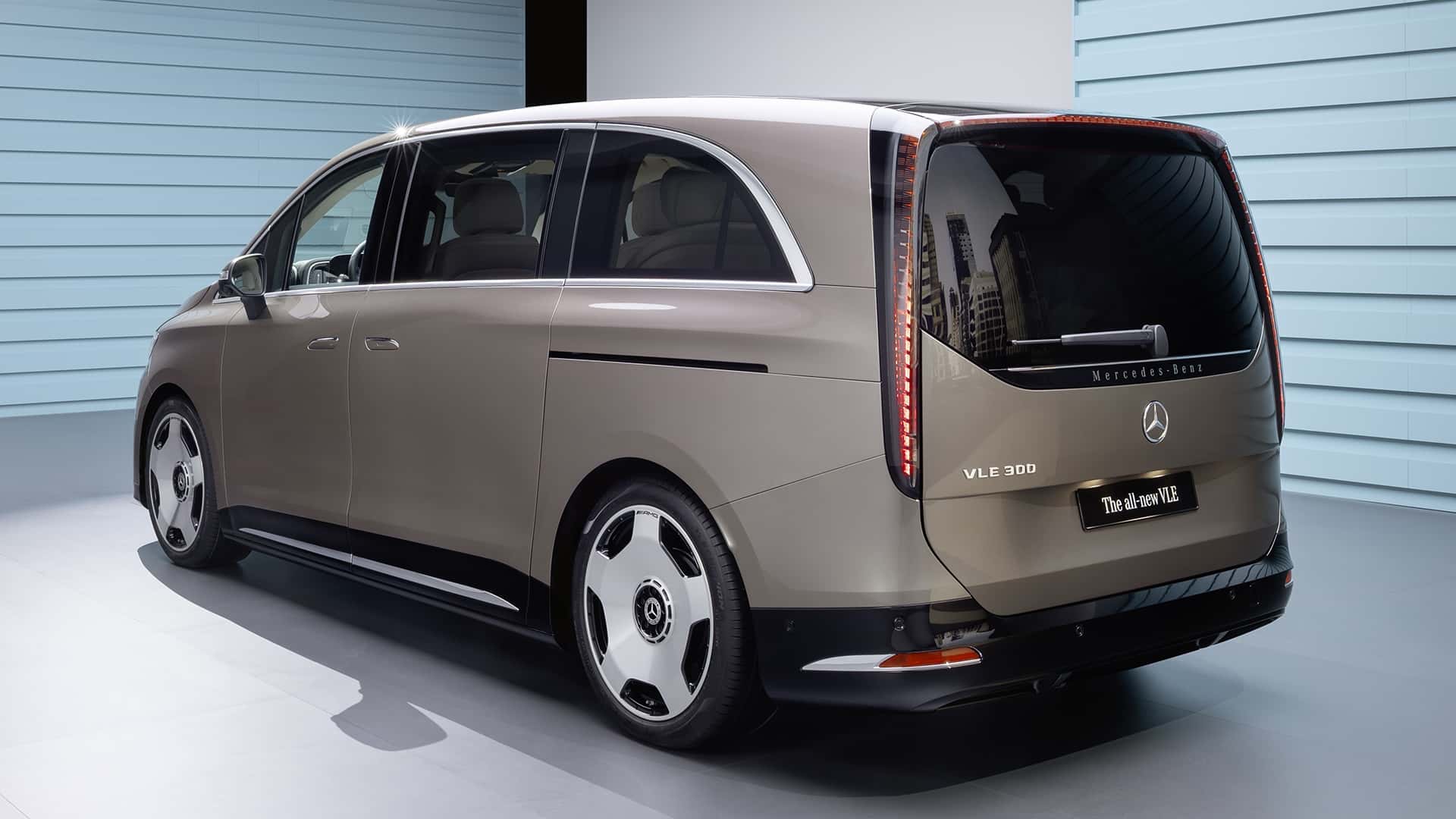 Електричний мінівен Mercedes-Benz VLE задня частина