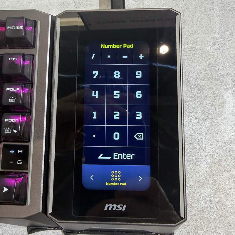 Модульний екран MSI Strike Nexus