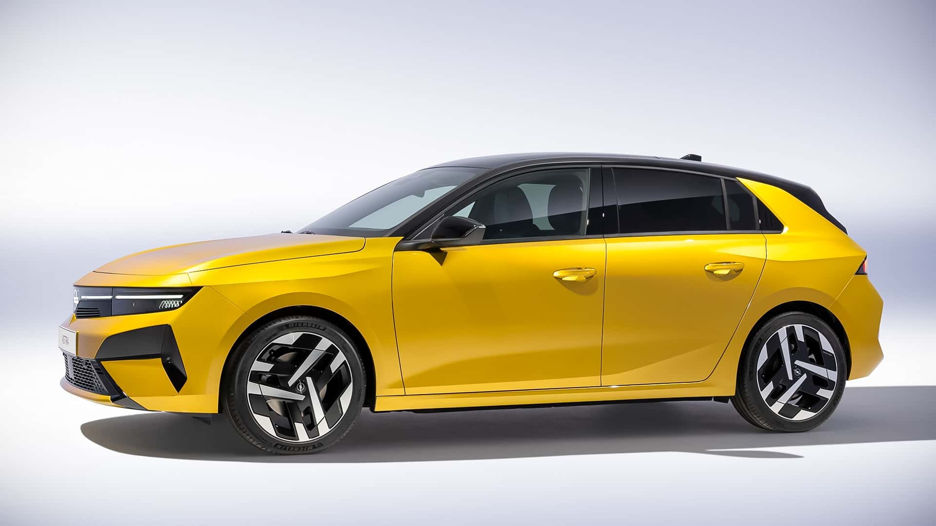 Новітній дизайн обтічних ліній Opel Astra 2026