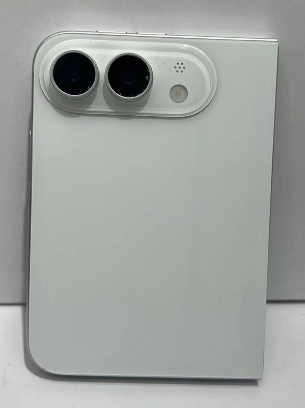 Макет iPhone Ultra вид сзади