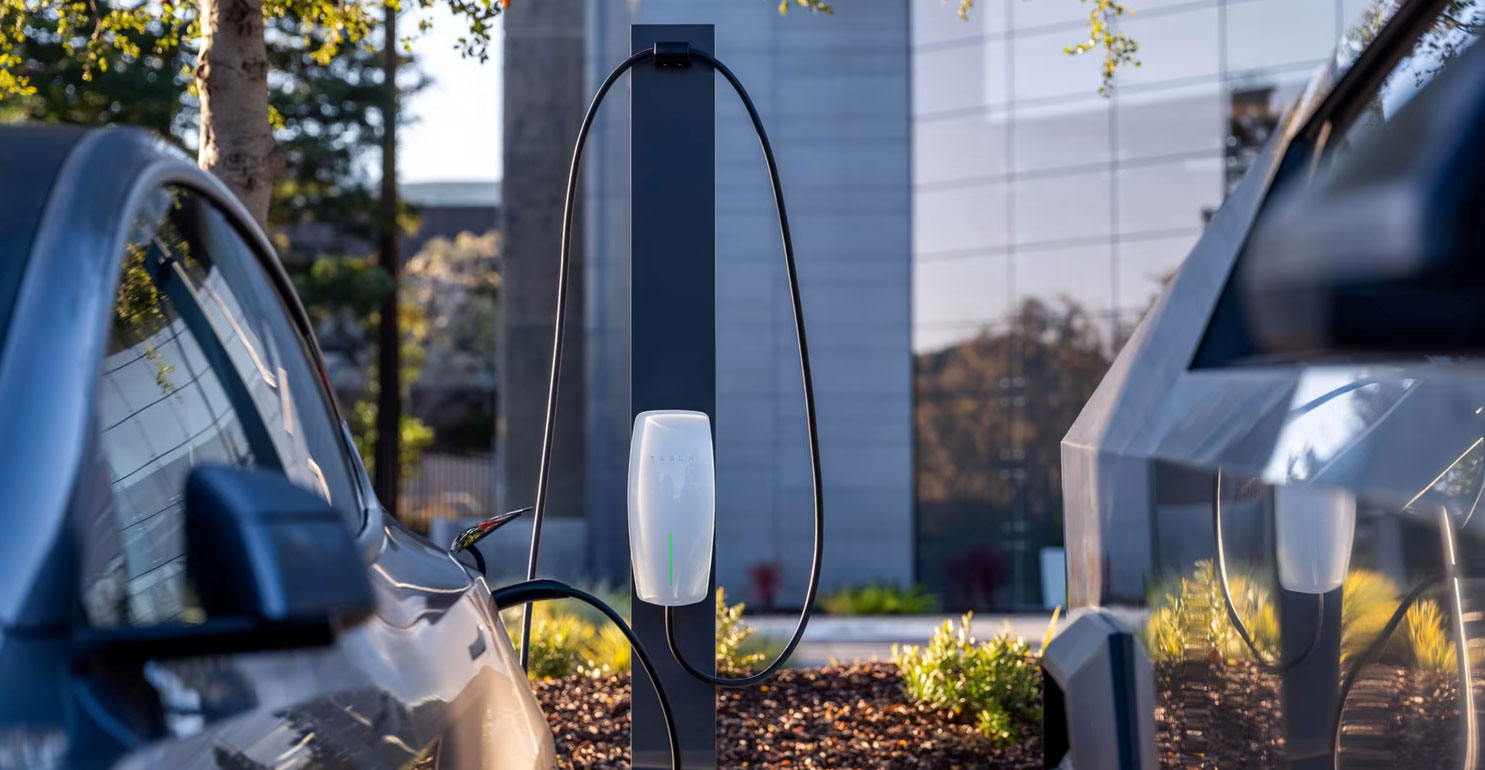 Tesla Tall Pedestal