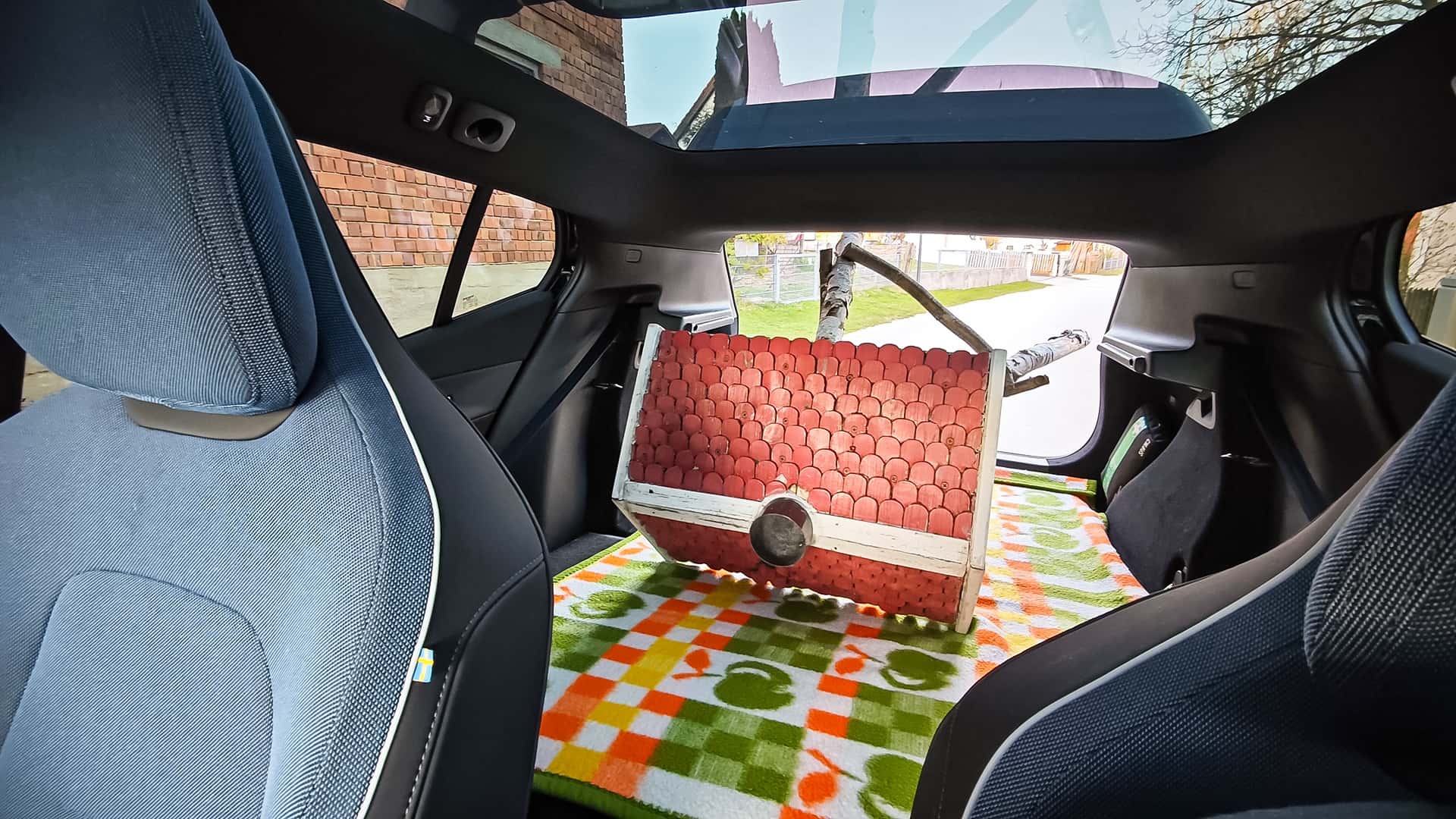 Передняя панель Volvo EX30
