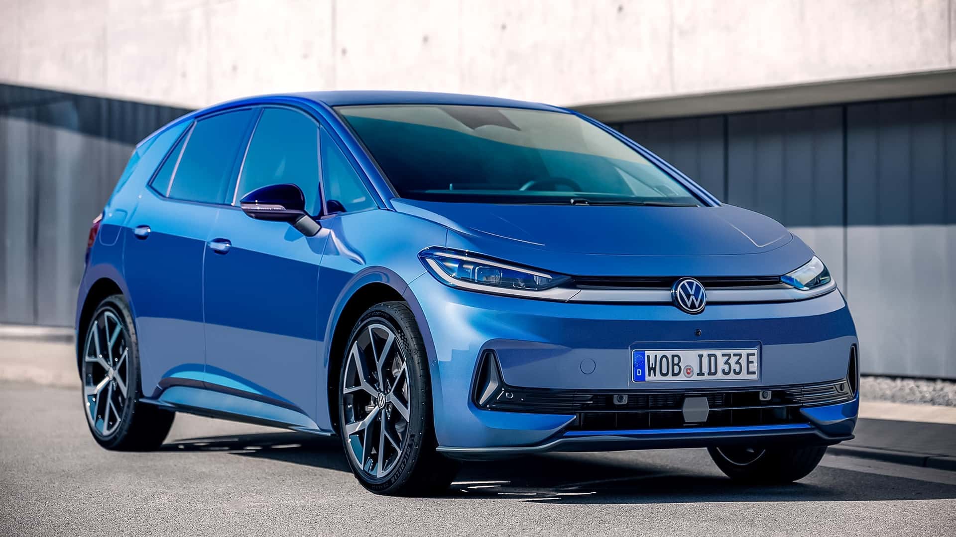 Volkswagen ID.3 Neo 2026 тестовый автомобиль задний угол