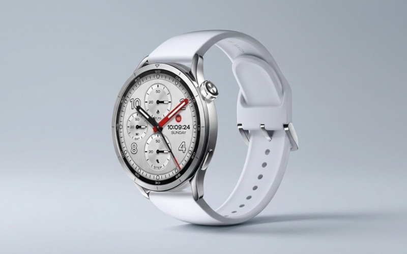 The watch supports Bluetooth power meter connections for cyclists.